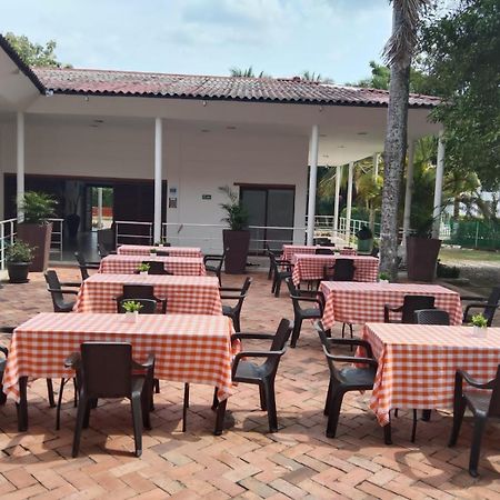 Arizona Ranch Hotel Girardot Esterno foto