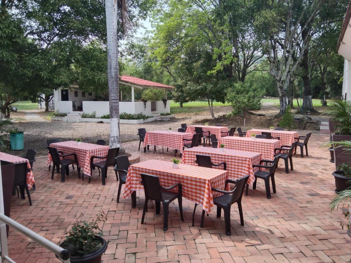 Arizona Ranch Hotel Girardot Esterno foto