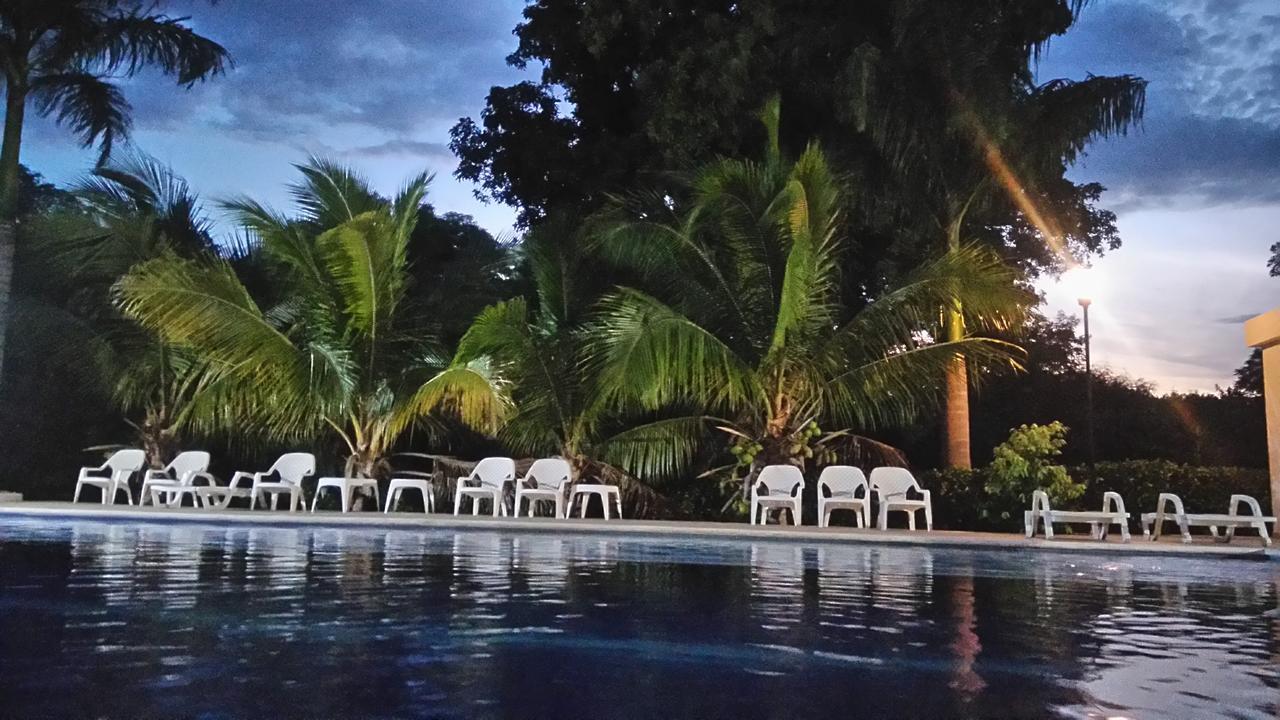 Arizona Ranch Hotel Girardot Esterno foto